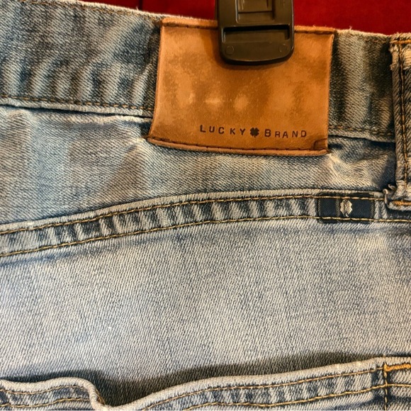 Lucky Brand Men's Denim Jeans in Light Blue - Picture 6 of 12